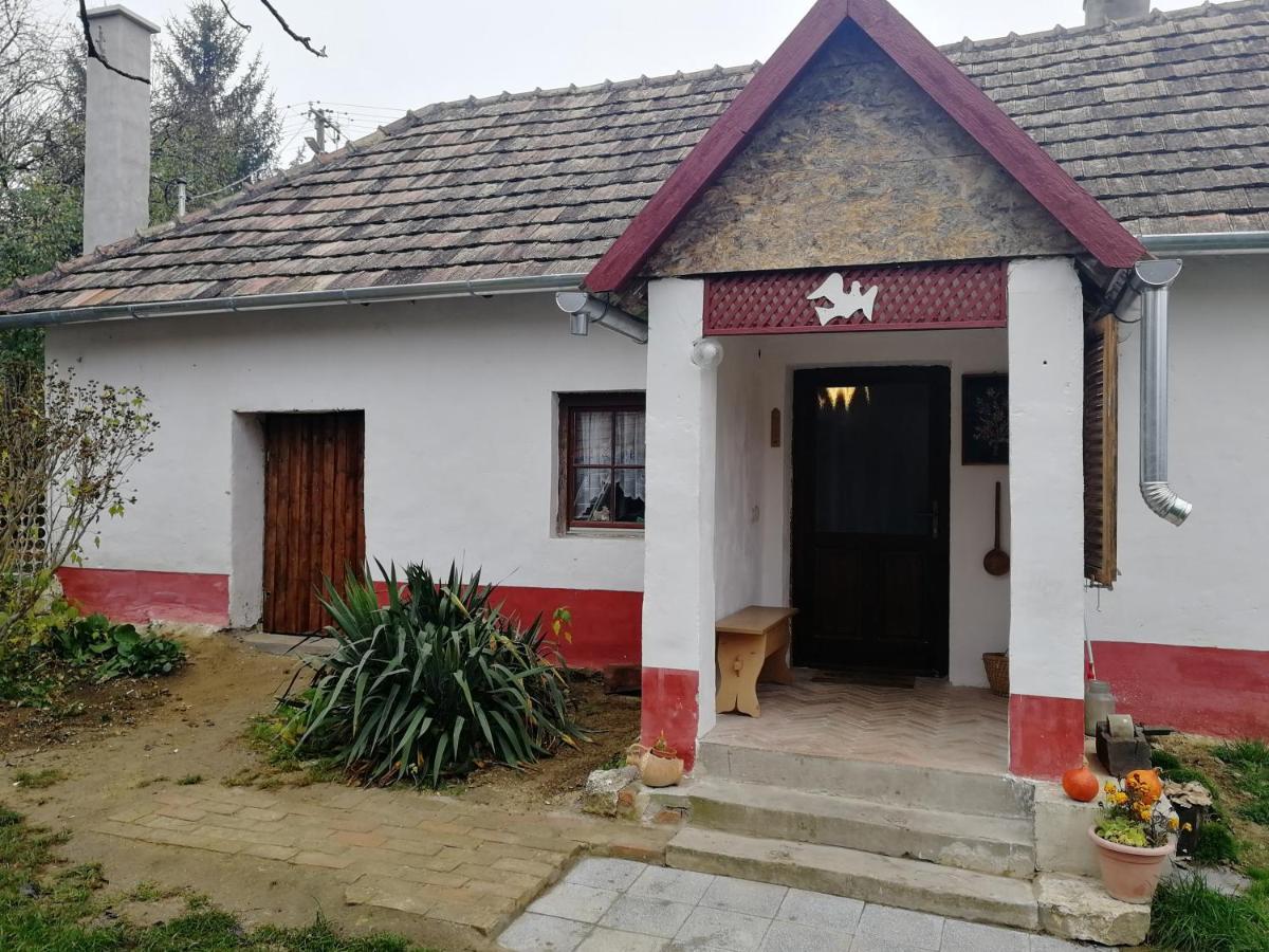 Zalaszentgrót Traditionelles Bauernhaus Flieder מראה חיצוני תמונה